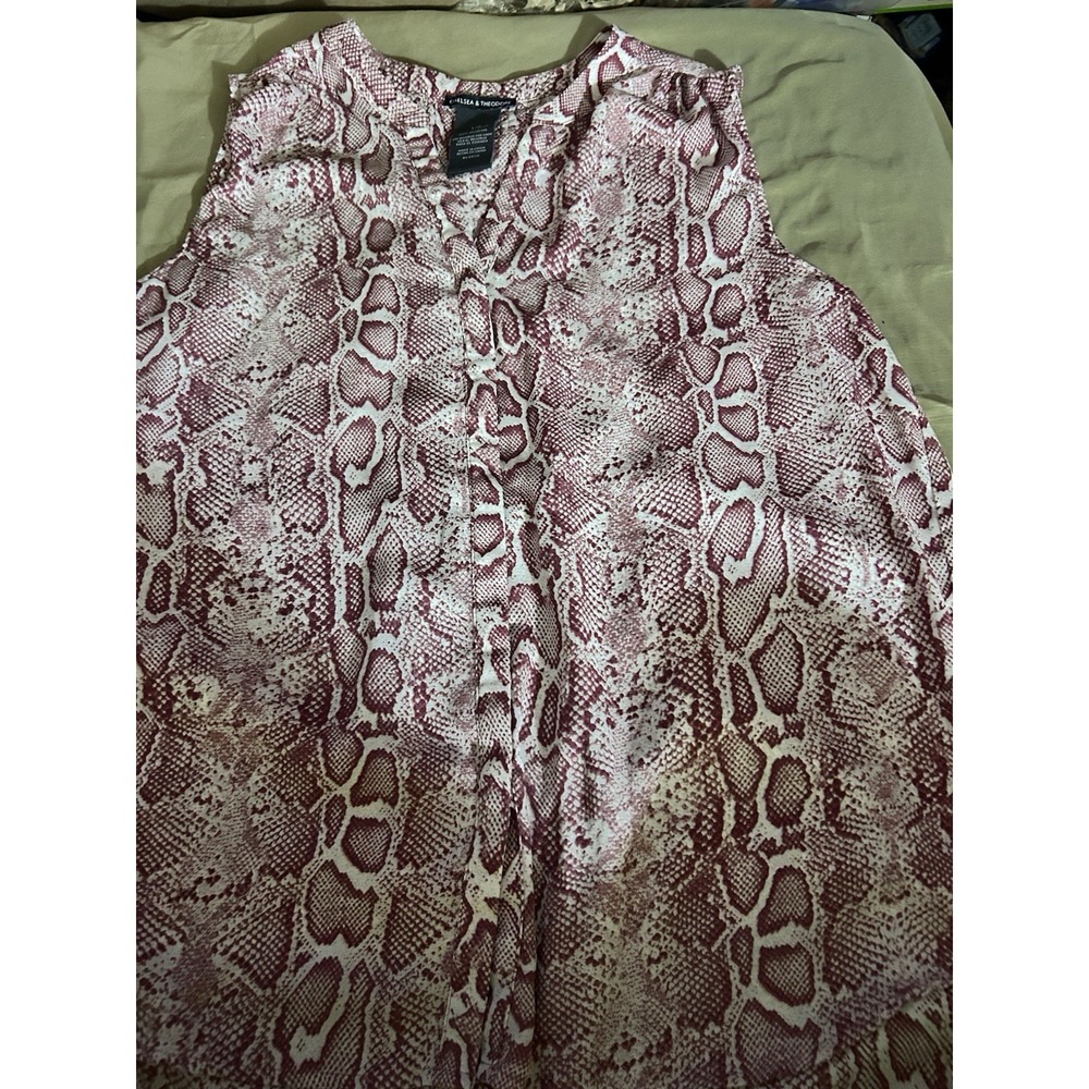 Chelsea & Theodore Women's Large Burgundy‎ Snakeskin Print Sleeveless Blouse Top